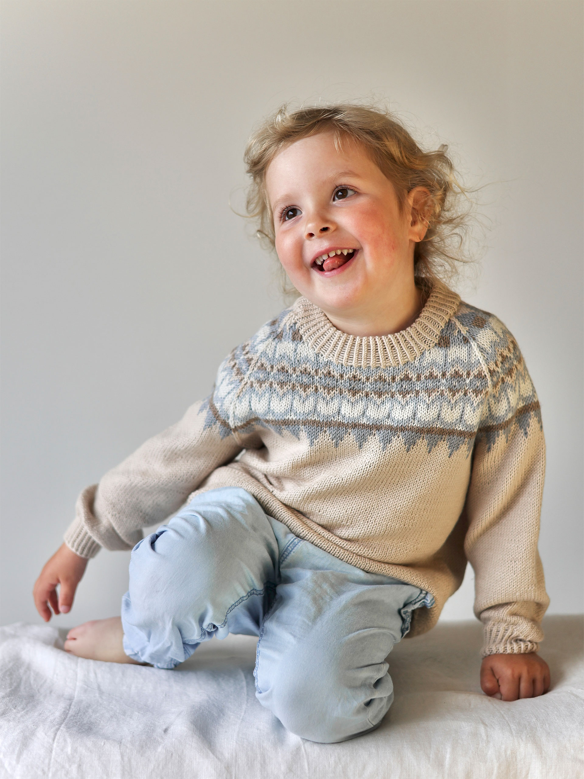 424S-01a HUSH Kinderpullover
