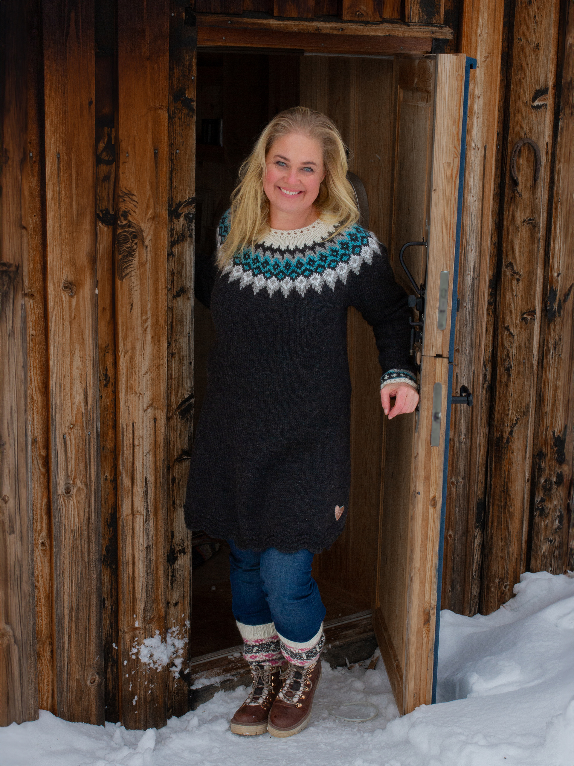 422K-04a KÆRLEIKUR Kleid