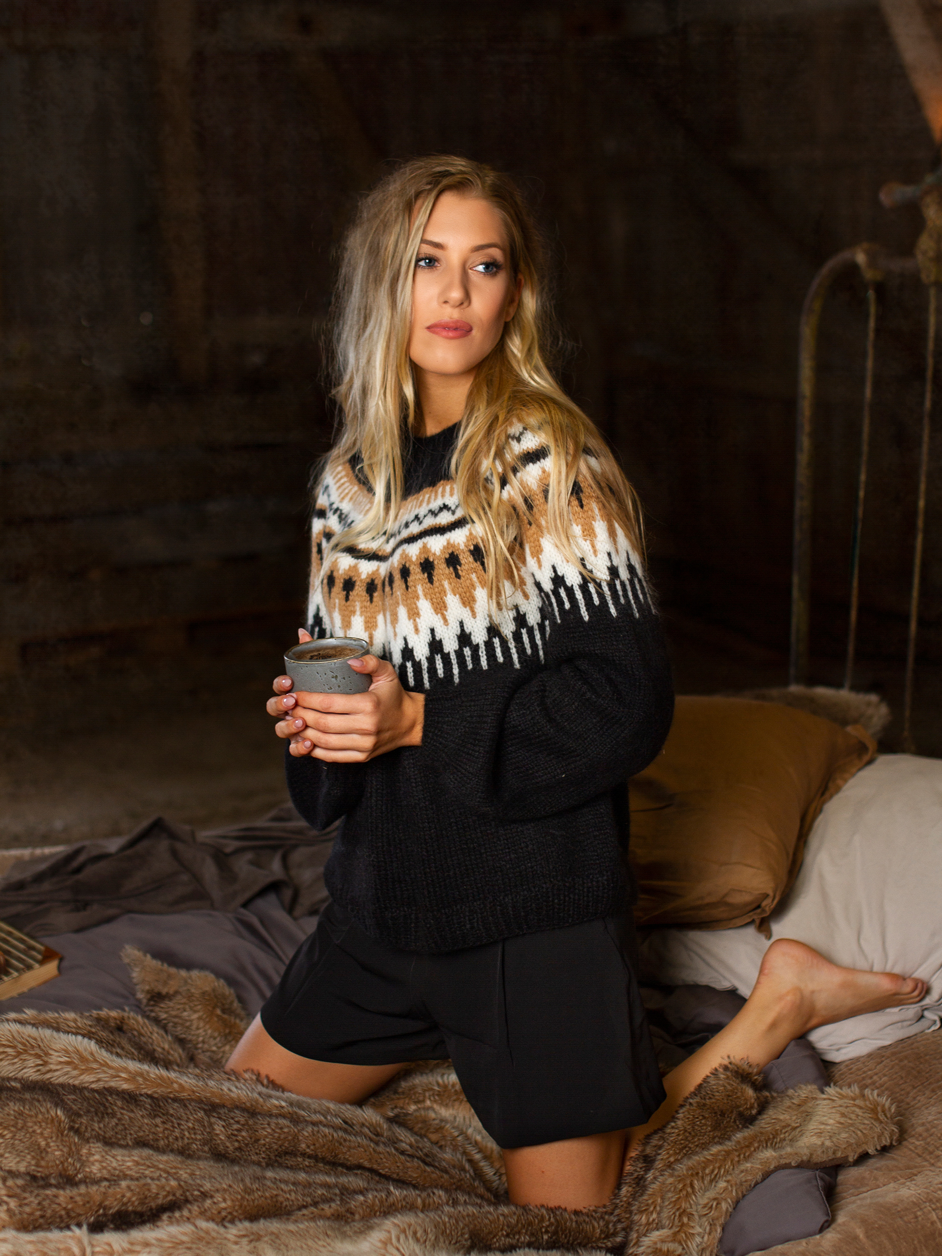 323S-13a LUNA pullover