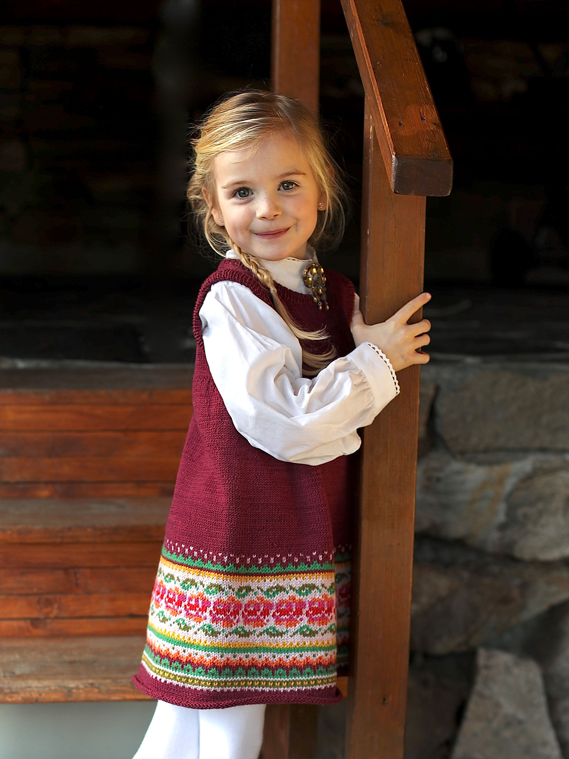 321S-07a PIEROSA ärmelloses Festkleid