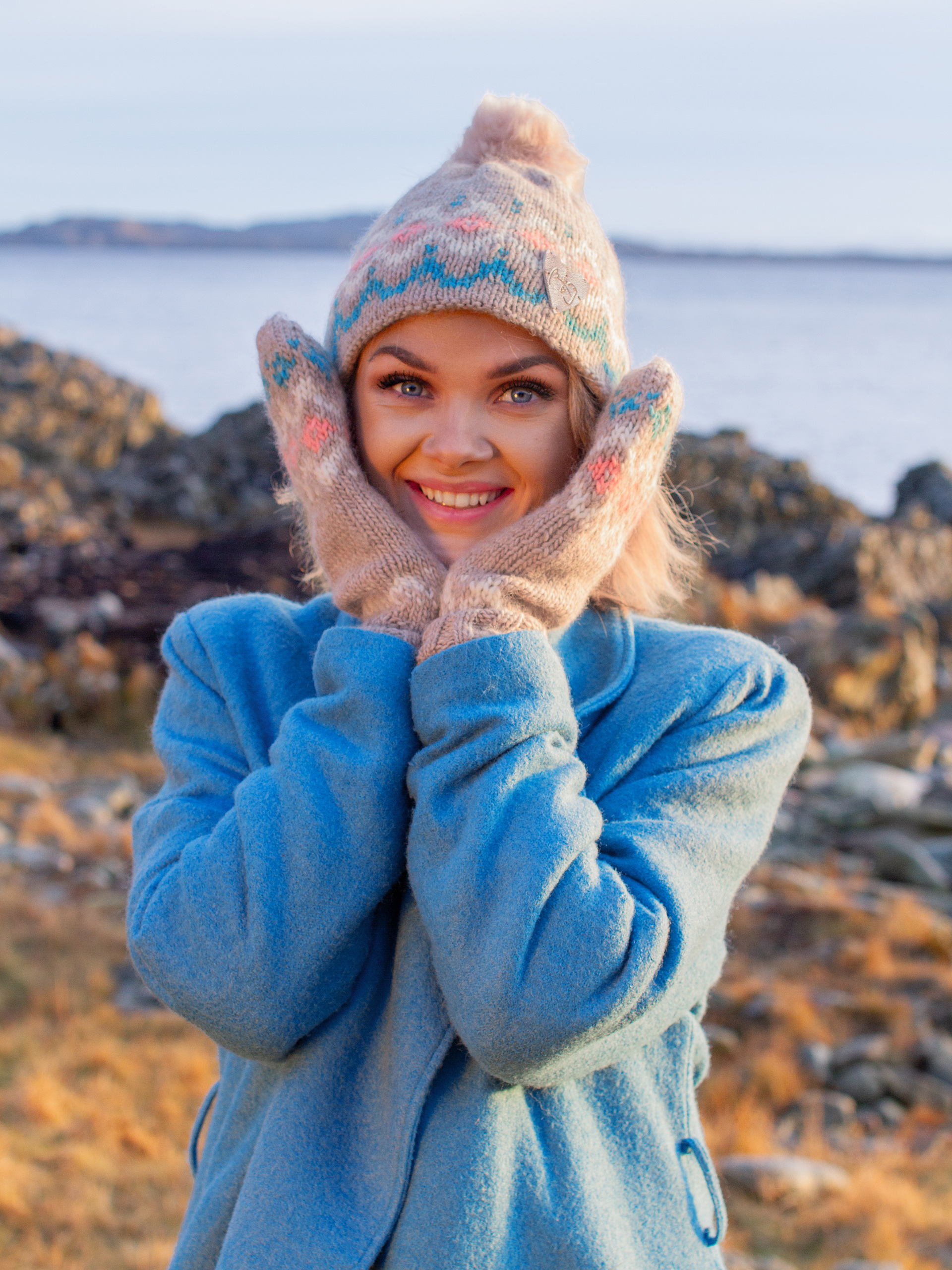 422K-06d VINUR Mütze und Fäustlinge