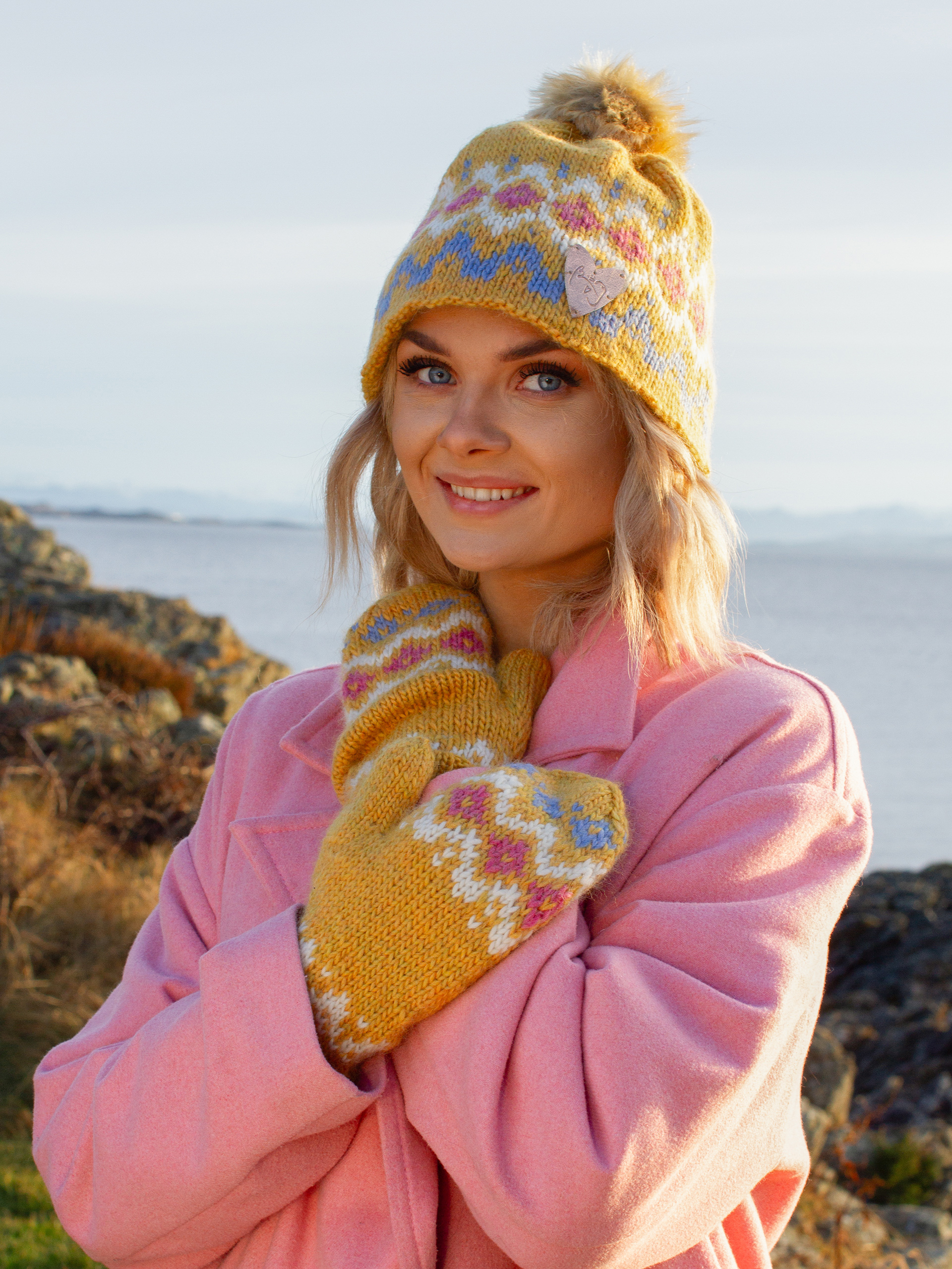 422K-06a VINUR Mütze und Fäustlinge