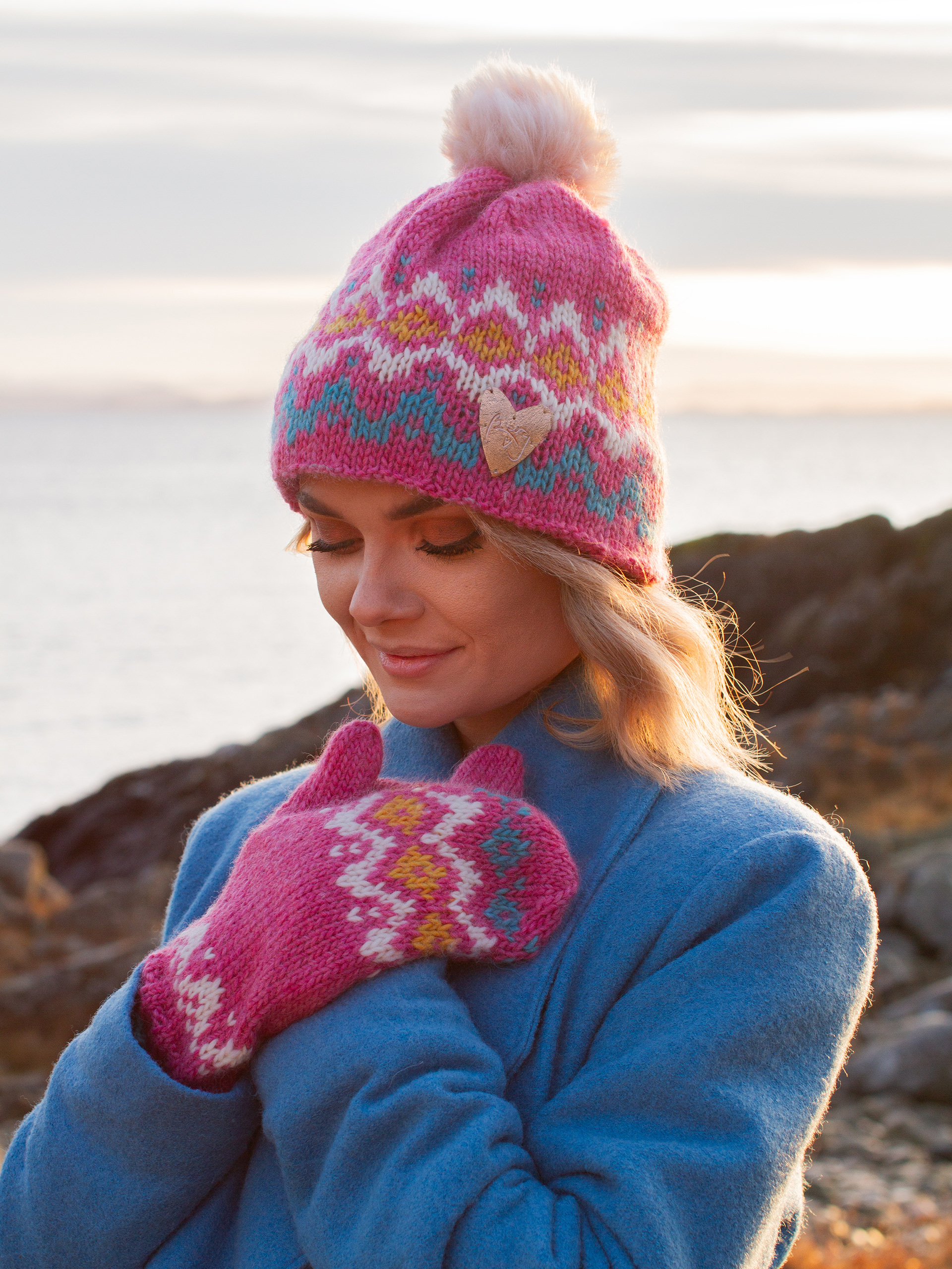 422K-06c VINUR Mütze und Fäustlinge