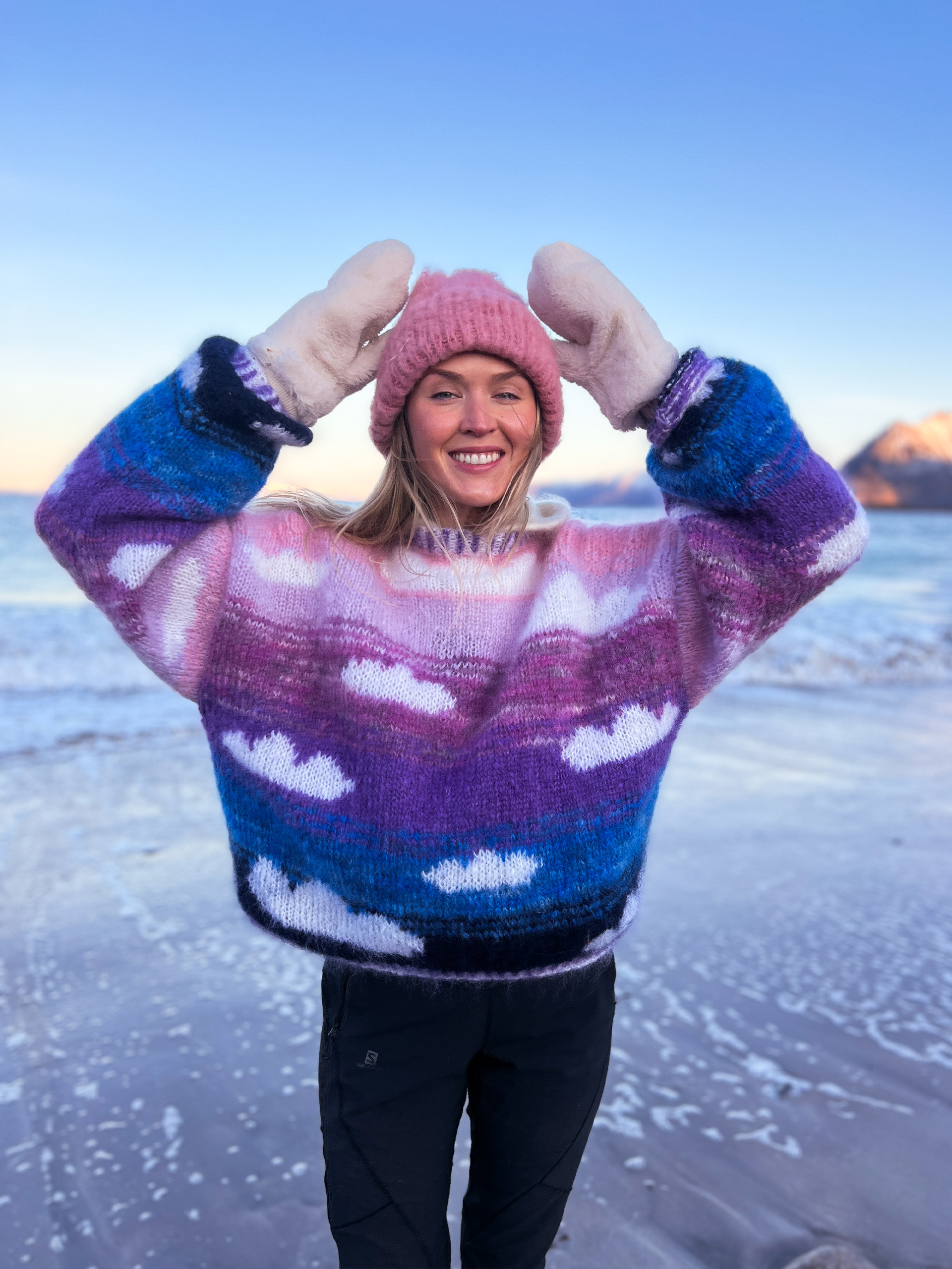 IR 01-01b Skyhigh Pullover