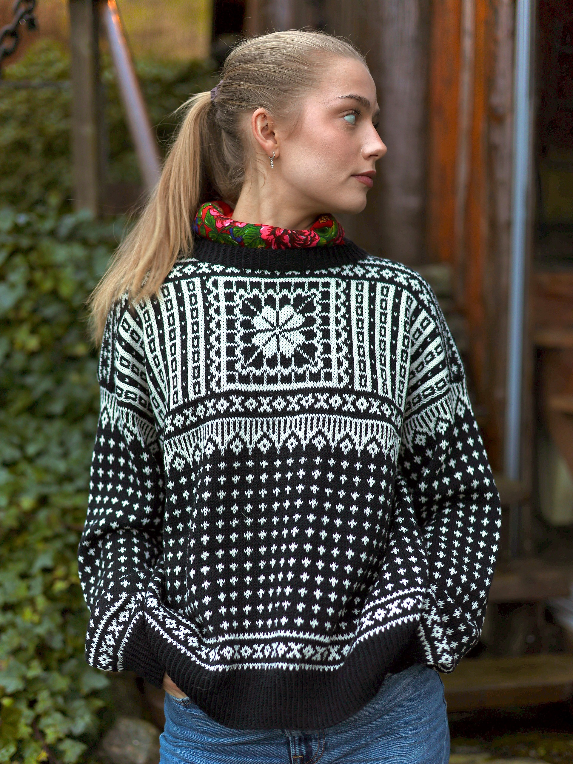 528S-01c SØLJA